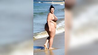 Massive butt thick gals walking - compilation 5 [AI]
