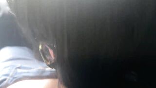 Blow job sex in the car, I roll down the windows so everybody can watch her giving head and her large booty - Mamiimaldii