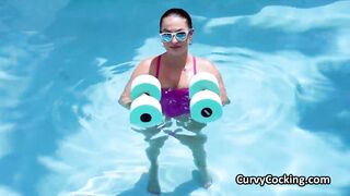 Oiling and banging curvy chick in the backyard after workout