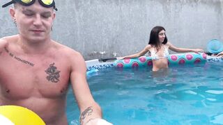 Group sex - A lascivious bitch likes to have her cunt creamed after DP and a wet bang