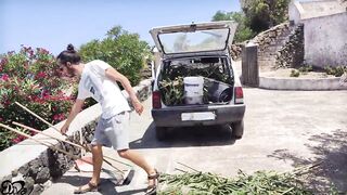 ITALIAN GARDENER... Breasty woman pays him in kind with a Spanish beauty [ITALIAN DIALOGUES]