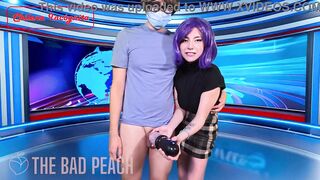 Infomercial presenter tests sex-toy live - The Bad Peach - RevolveX - trailer
