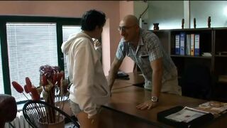 Paola Guerra and Omar Galanti in a movie scene full of coarse and