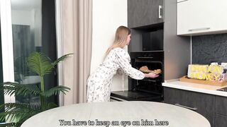 WILL 15 MINUTES BE SUFFICIENTLY? ARISHA MILLS BANGS A CAMERA STUD DURING A COOKING SHOW