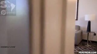 I catch my stepmother masturbating on the sofa and end up helping her. (Spanish subtitles) See the full clip here: tusub3.blogspot.com