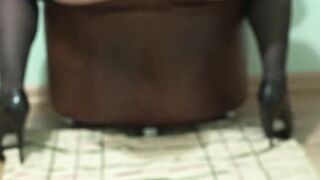 Twat pees multiple times. Homemade urine compilation.