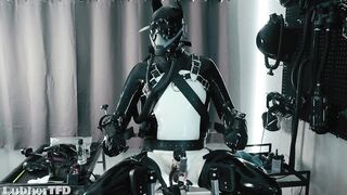 RUBBER PUP TIED [PP TRAINING]