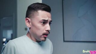Scarlett Alexis Guides Stepbro's Hands to Juicy Vagina in "Horny Mary" Blanket Fort Creep