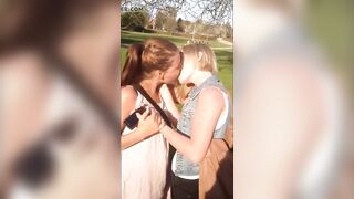 2 lesbianas alemanas besandose en el campus ante sus amigos