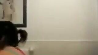 Les encanta besarse con sus tetas pegadas