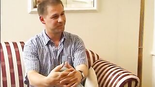 Aged floozy comes to casting to blow a schlong