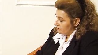 Aged floozy comes to casting to blow a schlong