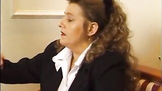 Aged floozy comes to casting to blow a schlong