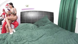 Santa Claus Screws My Snatch Suzzi Eis