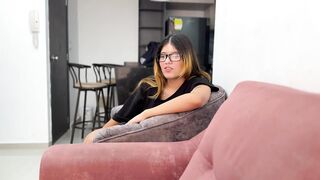 La novia de mi hermanastro me ruega que me la folle rico ya que el no la penetra como yo.