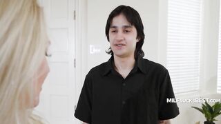 Housewife Hopeless For Action Sucks The Cleaner