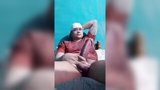 Homosexual twink Brincando com seu pau grande até Gozar