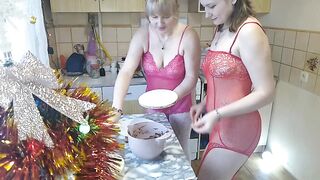 I'm making a enjoyable breakfast stripped with my breasty mother I'd like to fuck ally.