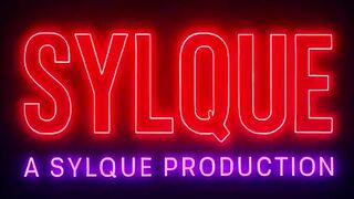 Pissing in Hot Santa