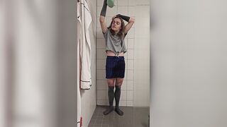 Bizarre Pee Party - Bizarre wetting