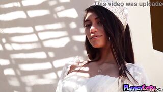 Slender exotic girl drops off her hawt suit outdoor