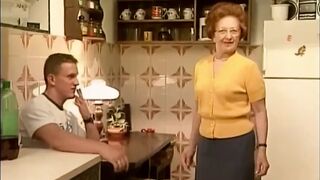 Granny curly twat banging in the kitchen