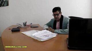 Small college cheerleader Elle Rose seduces teacher