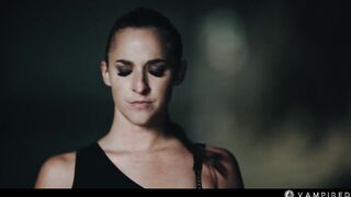 Lezdom Vampire Sex - Dominant-bitch Amirah Fingering Brat Golden-haired Ashby Winter