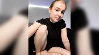 Teen hotty masturbating so sexy