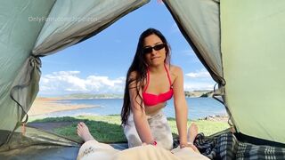 POV-Follada durante su viaje familiar de camping