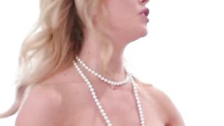 Thirsty Stepmom & Daughter Fight Over Who Fucks Teen Cutie!