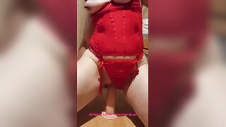 Hot gal in mask plays with sextoy in her butt