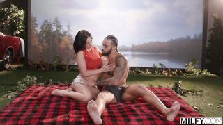 MILFY Breathtaking Hotwife Daisy Fuentes Ride A Giant Dick Whilst Hubby Watches