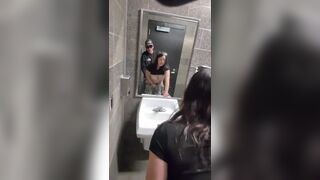 Wife Sneaks into Bath to Screw