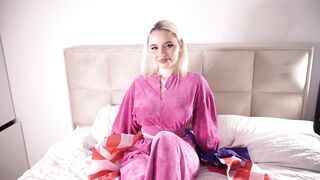 I acceded to take photos of her, and it all ended up in obscene sex