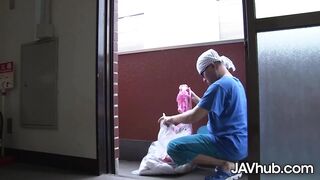 Tsubaki Kato Seduces Neighbour with Sexy Body