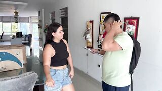 YOUTHFUL WOMAN WAITS FOR HER HOME AND THAT GUY ARRIVES WITH A TRIPLE OBESE WEENIE