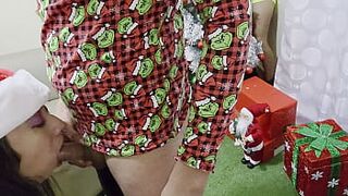 RICH THREESOME AT CHRISTMAS - Breasty stepdaughter secretly watches as her curvy stepmother screws her 2 stepsons