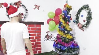 This guy came home unexpectedly from the party and discovered me perspired, working out. It instantly ignited his want, and this chab ended up using me to satisfy his Christmas cravings.