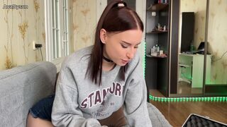 Stedsøster tabte sig ved kort og fik et læs semen i sin fisse