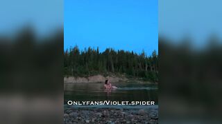 Tattooed brunette hair doxy goes slim dipping