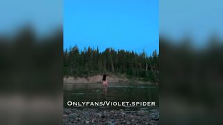 Tattooed brunette hair doxy goes slim dipping