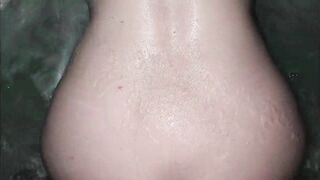 Hawt pair has sex in the jacuzzi