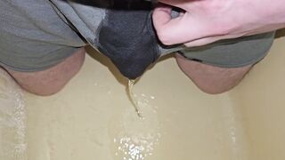 Pissing My Boxers In The Tub 《4k》