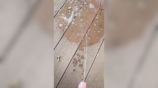 Pissing On The Porch 《4k》