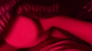 性饥渴的主人在睡前操他的心爱的小母狗 —— 女性向男喘手冲实录。