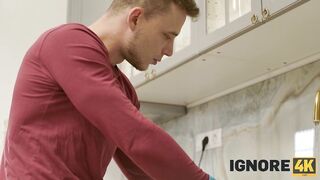 IGNORE4K. Amazon's Living Toy Hunk