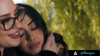 GIRLSWAY - Lovers Chloe Surreal & Jessica Ryan Have Ardent Squirting Sex POV - SPANISH SUBTITLES