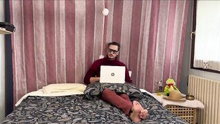 La cameriera porca vuole farsi scopare duramente dal capo e gli succhia il cazzo dialoghi italiano