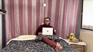 La cameriera porca vuole farsi scopare duramente dal capo e gli succhia il cazzo dialoghi italiano